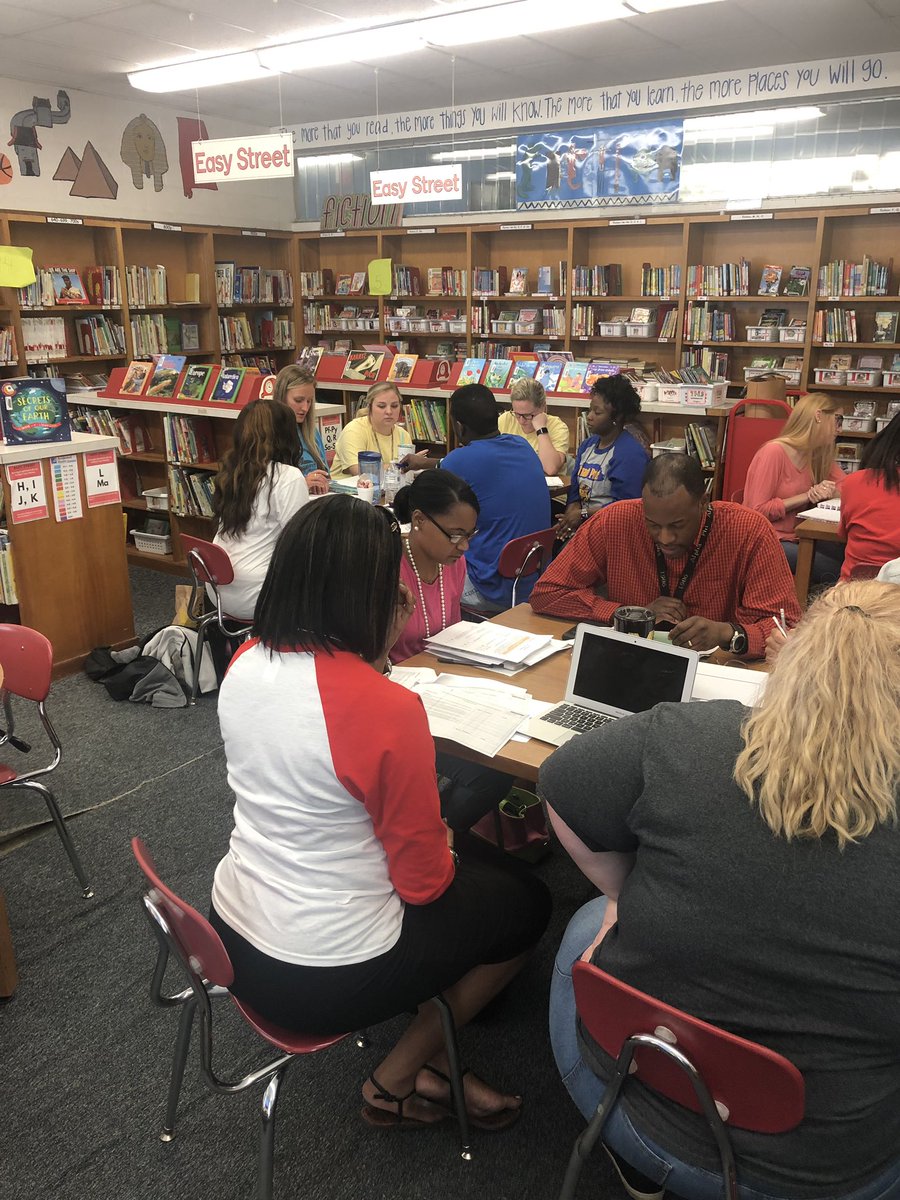 Kim Lavender tweet media