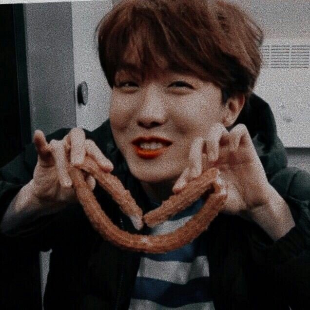 Docinhodohobi's tweet photo. Olha só o amor da minha vida ai na sua telinha❤💞 https://t.co/gxpnBfU9m0