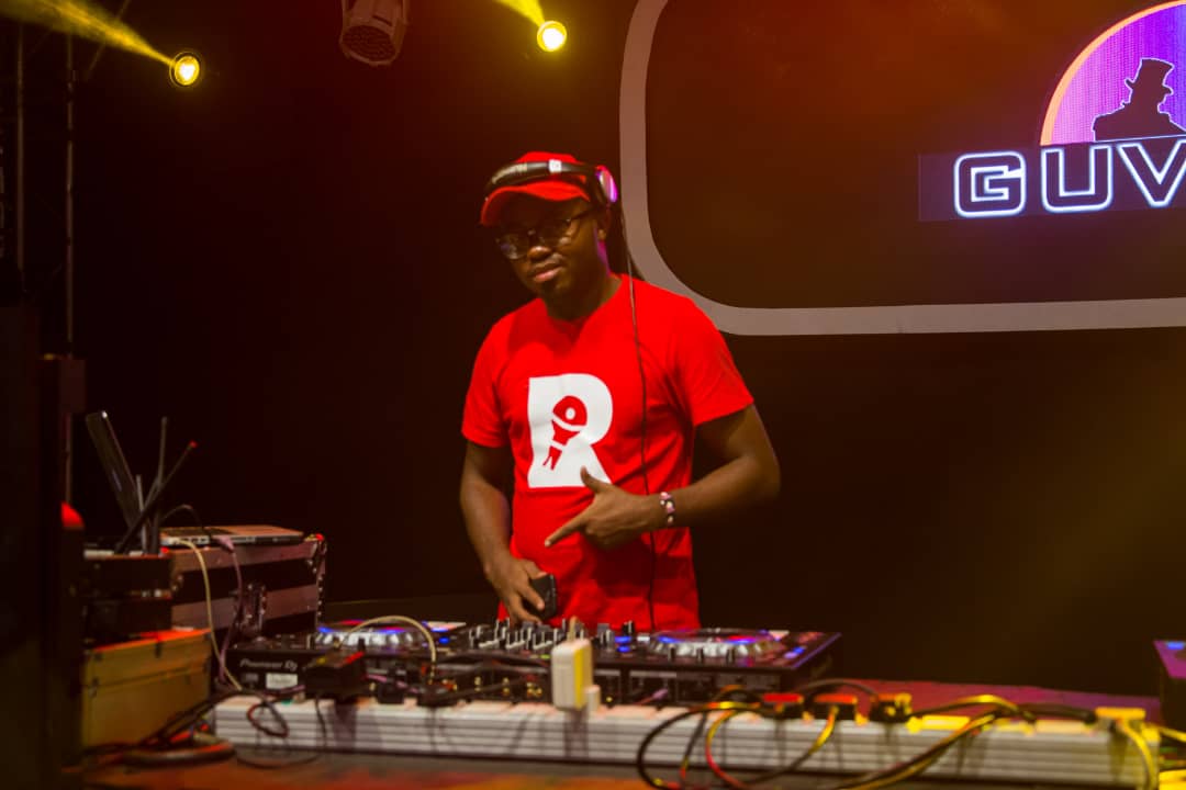 AassiTwaha's tweet photo. #JayAt15  its a plan 
If you aint here you gat no plan

@GuvnorUganda parking is where we are https://t.co/ZtKtCoGsMm