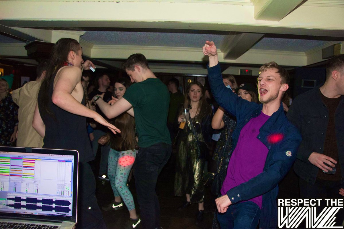 RespectTheWave1's tweet photo. We are now just a few days away from Easter Sunday &amp; the tickets are going. If you haven’t get yours still for £8. It’ll be worth it, ask Jimmo 😂🥳

Ticket link below - 

https://t.co/k90LvOA60Z https://t.co/Sr9n6CozwB