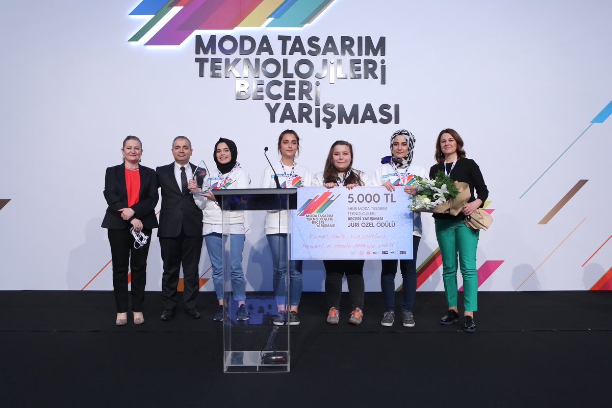 Jüri özel ödülünü kazanan okulumuzu tebrik ediyoruz!🏆

#BeceriYarismasi #YeteneginGelecegin #modelist #moda #stilist #mttby #lise #tasarım #yarisma #fashion #kalıp