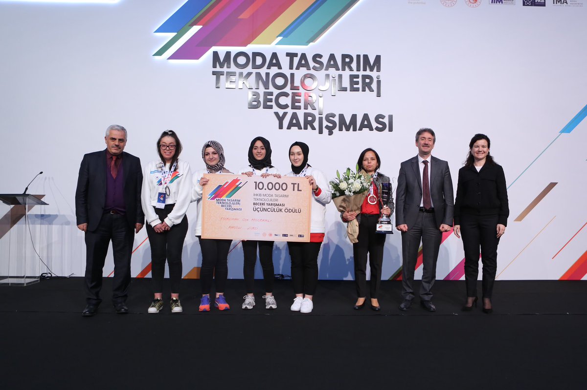 Yarışmamızda 3.’lük derecesine giren  okulumuzu tebrik ediyoruz!🏆

#BeceriYarismasi #YeteneginGelecegin #modelist #moda #stilist #mttby #lise #tasarım #yarisma #fashion #kalıp