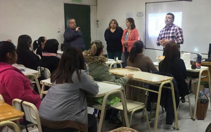 javiere_coronel's tweet photo. #LeyMicaela 
Primera charla de género con alumnxs. Empezamos por casa
 #CFP402 
#SanMiguel 
Con la coordinación de las compañeras #SutebaGralSarmiento
@SUTEBAProvincia @francolaporta @mario_salvaggio @gus_alarcon_ @elsanmi1 @fmlauni @fmtrujui https://t.co/fjzAKrGo7M