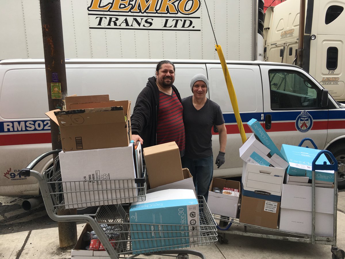 TPS_Records's tweet image. Our visit to the @parkdalefoodbnk today was a great success! #HappyEaster!