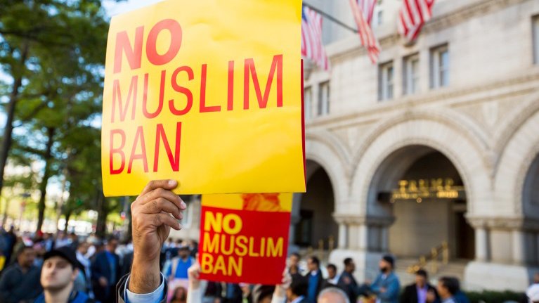 Stand with us and the families separated by the #MuslimBan to say Congress must pass the NO BAN Act. It only takes a moment to send a message to Congress and prevent future administrations from enacting such discriminatory policies. #NoBanAct oxf.am/2ZkXyI9