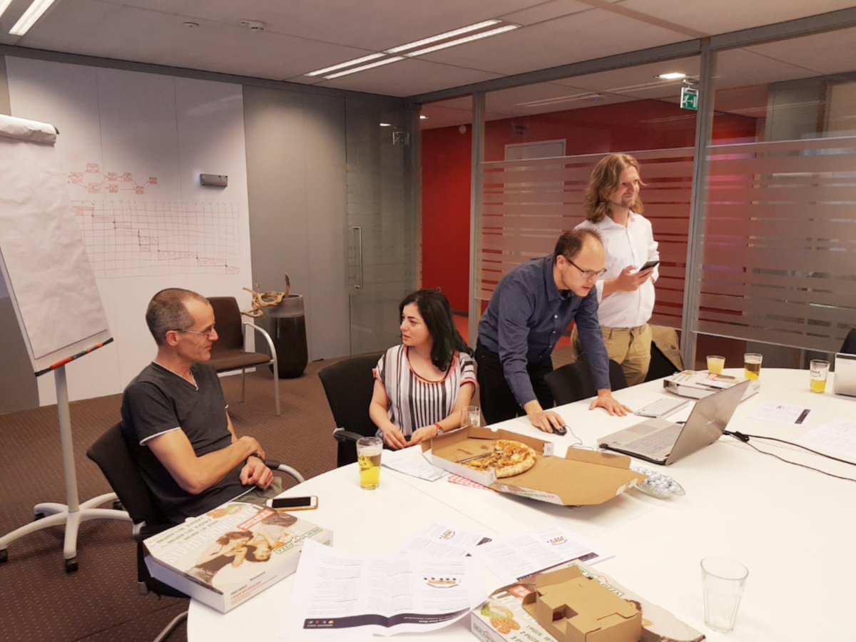 sultansofjava's tweet image. Vandaag hebben we een Pizza en Mob programming sessie bij Sultans of Java.
Erg leuk om een deel van onze club zo bezig te zien.
Trots!
linkedin.com/feed/update/ur…
#developmentteam, #development, #java, #javaprogramminglanguage, #fun, #vacature, #komerbij ;-)