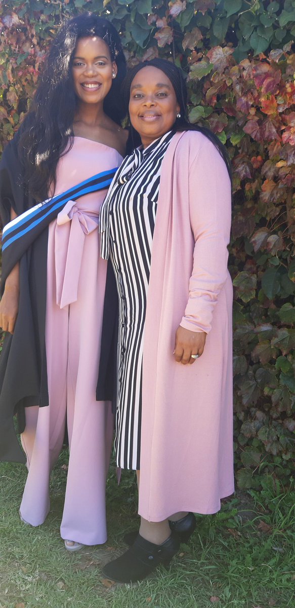 khalipha_ntloko's tweet photo. Getting my Honours degree would not be possible without the force of a praying mother and encouraging father.
If there's one thing I hope to do with my kids, it's to give them all the love and support throughout their studies like I've received 👩🏽🎓
#UCTGrad2019 #UCTGraduate https://t.co/LRN03iw0No