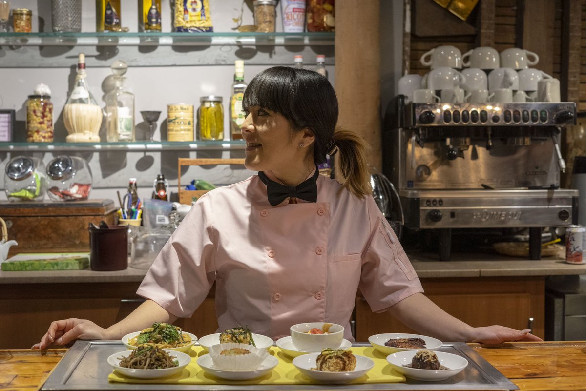 ithacaisfoodies's tweet photo. For this week's @TompkinsWeekly #FoodForThought column I interviewed Yuko Jingu - self-taught chef and owner of Akemi Food - who is bringing nouveau Japanese cuisine to the Hotel Groton as the historic hotel's new Executive Chef. #twithaca https://t.co/E224PUBUdo https://t.co/eGM242bpDP