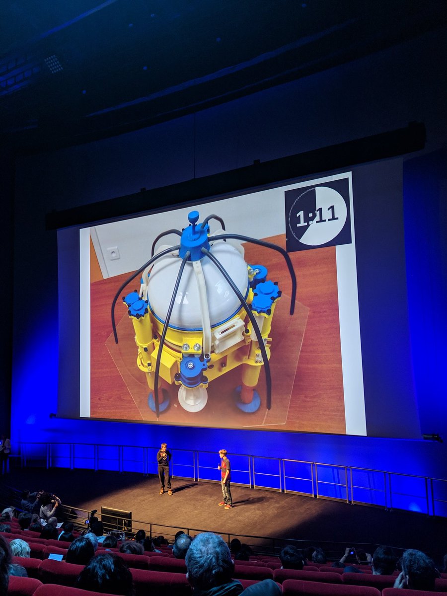 ISAE_officiel's tweet photo. De véritables scientifiques et vulgarisateurs en herbe : bravo aux élèves pour leurs présentations pleines d'imagination... et tout ça en 180s ! 💡🚀 #OseInsight https://t.co/whoipJHrKS