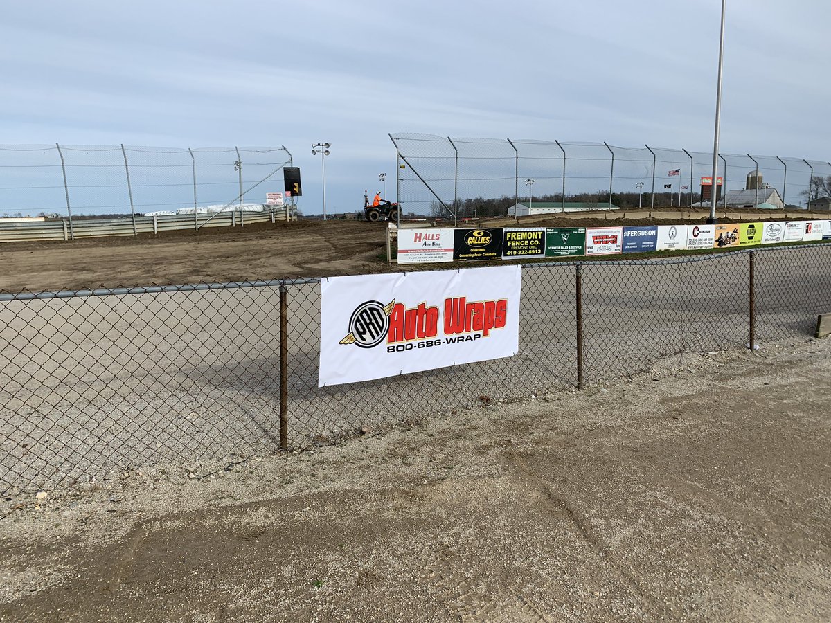 paw_racing's tweet photo. #banners are another #product we offer! #standout 🚙🚗🚚🚛 #proautowraps #vehiclewrap #vehiclewraps #vehiclegraphics #vehicle https://t.co/87iseE7T14