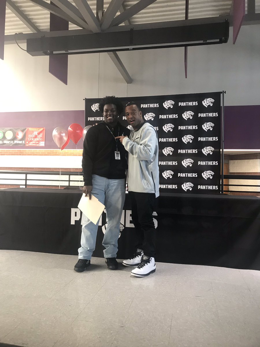 AntonioShedrick's tweet photo. Thanks to everyone that came out today to support Aumiere in his signing to Western Colorado University! #harrisonhighschool @CSGazetteSports  @hhspanthers1 @LindseySquints @CoPreps @SEExpressNews @davidlukeramsey @MountaineerFB @VBenedetto  @Jas_Bains_12  @A_shedrick34 https://t.co/RehnmWmbQa