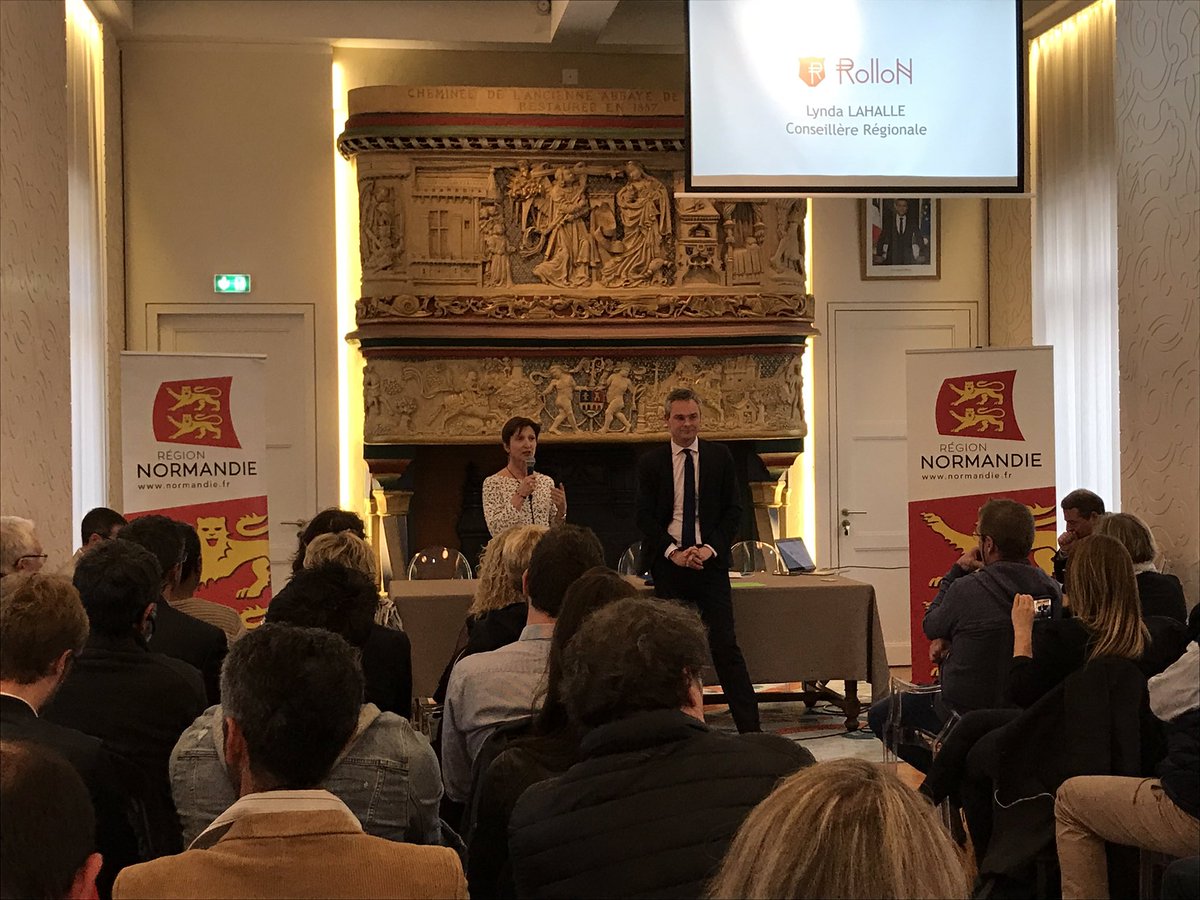 DMARGUERITTE's tweet photo. Présentation du dispositif #CoupDePouce et de la monnaie normande citoyenne @LeRollon devant les commerçants de @CherbourgEnCot avec ma collègue @LyndaLahalle et les partenaires @CCIOuestNormand #CMA50 https://t.co/FuwbTt64FJ