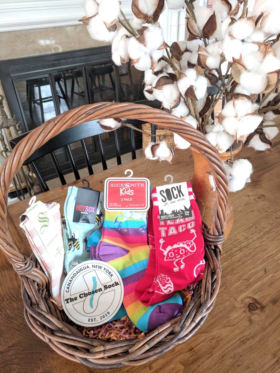 CanandaiguaAP's tweet image. We found some #awesomesocks to fill our baskets! @chosen_sock #shoplocal #canandaigua #FLX 🧦🐰🧦🐰