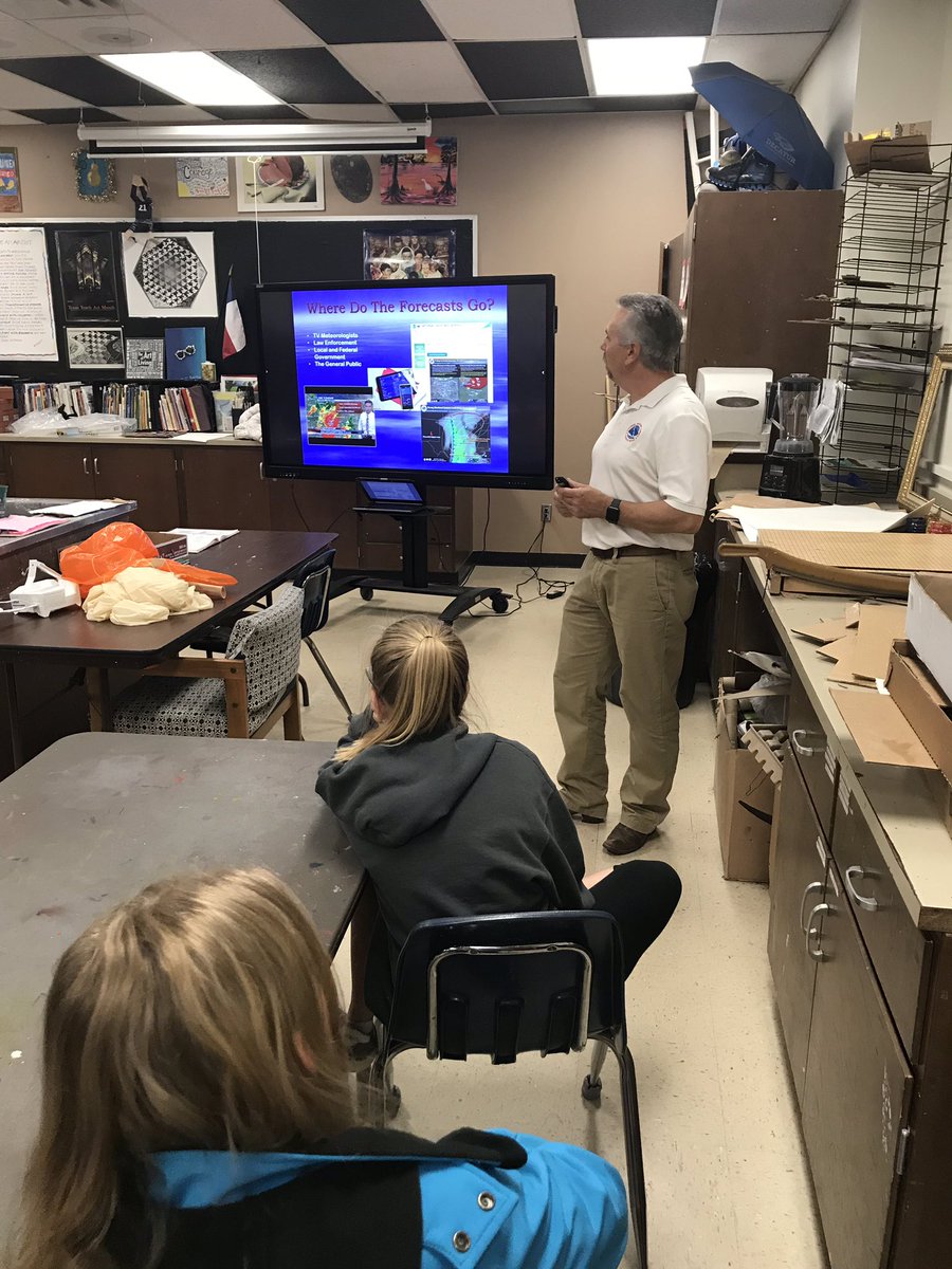 raineyrockets's tweet photo. Career Day! It was awesome. #DISgrateful #DISincredible #raineyatomsmashers https://t.co/dvGpDBgpeM