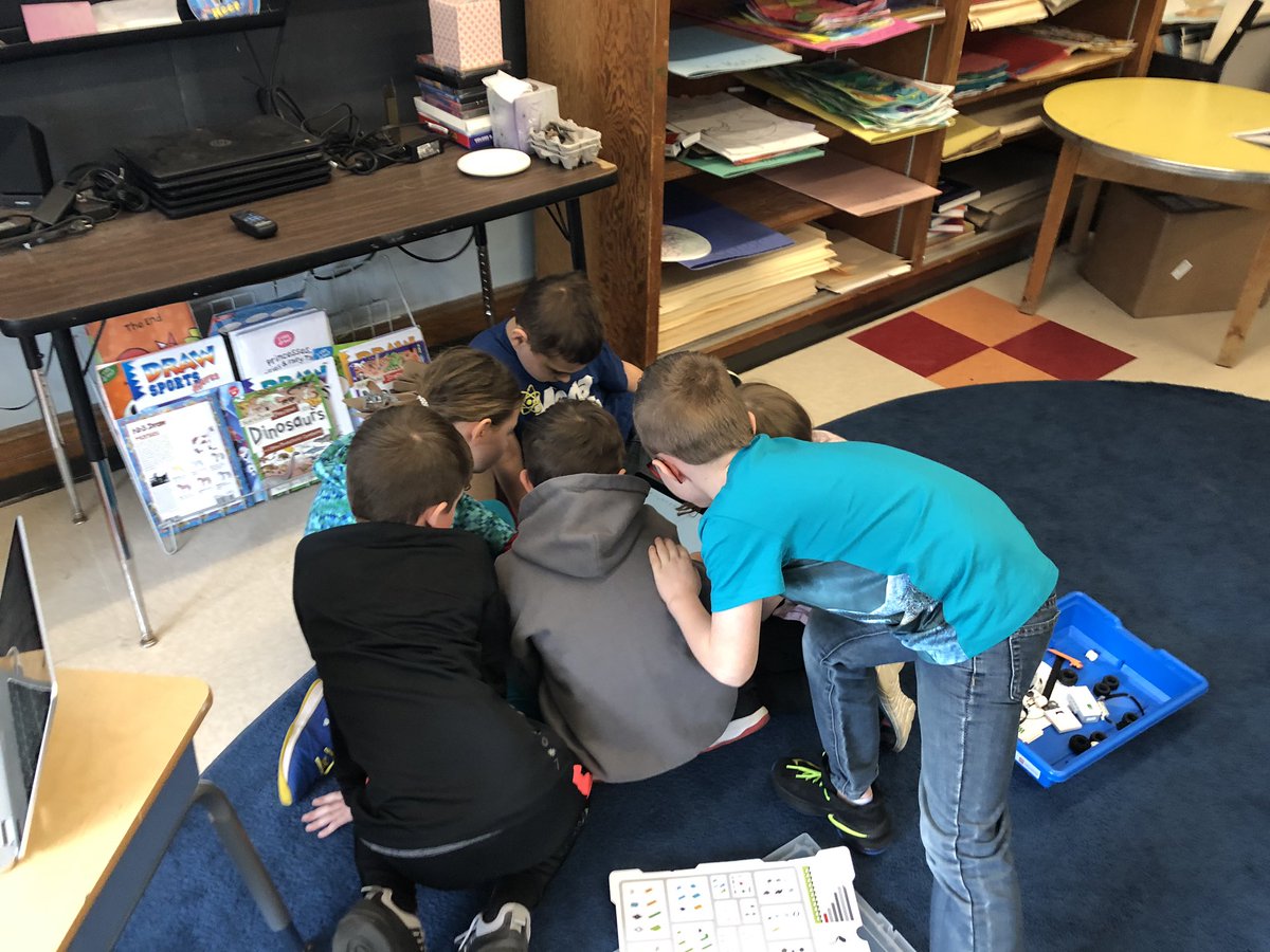 GFtechteam's tweet photo. Shout outs to @TCSD tech department who inspired us with their presentation at @NERICInstructs tech awareness day in December. We just finished our 1st STEAM day and had a great time! https://t.co/iwTOGI8xph