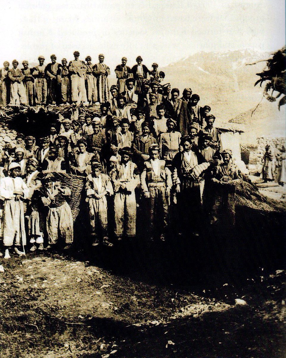 Hakkarili köylüler sene 1904.
(📷:H. E. Wilkie Young)