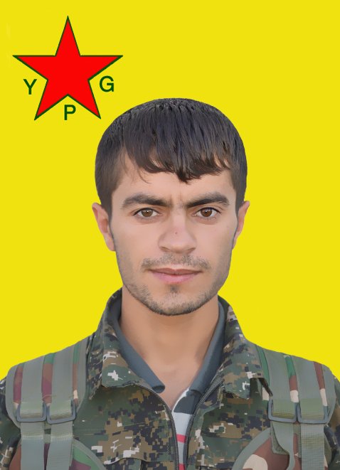 SahinSerhed's tweet photo. Serhat yaylası kokulu değerli yoldaşım, Şehîd Rodî Serhed..

Rodî yoldaş; Ercaa köyünden Cezaa'ya kadar çemberi kırmak ve yoldaşlarına ulaşmak için savaşmış, 23 Ağustos 2014'te bu kahramanlığı ebedî kılarak ölümsüzler kervanına katılmıştır.

#JiBîrNekin #PakrewanênŞoreşê https://t.co/O4NOb83WXe