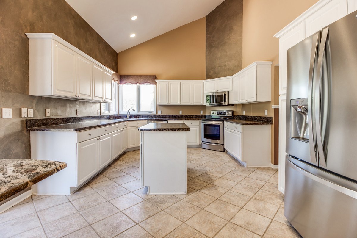SabaSells's tweet photo. 🏡😀🎉Split Level in Sterling Heights, MI  $409,900 Gorgeous Finished basement! Schedule your showing now, Immed occupancy!
#forsale #HomeForSale #RealEstate @realtordotcom @MIRealEstatePho @MacombPatch @zillow https://t.co/xD8NPSZqp6 https://t.co/KDDaRrvkMK