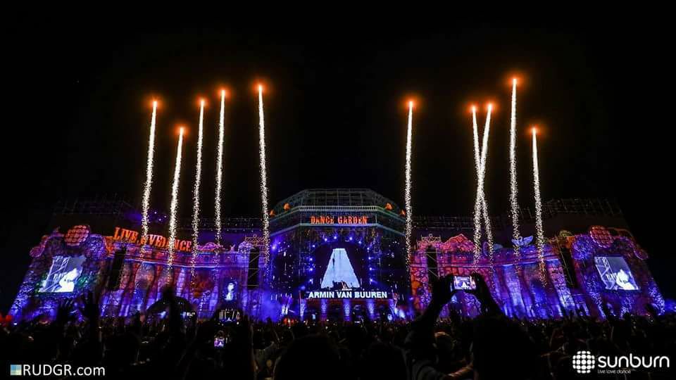 kessam56's tweet image. This Is Great One #ASOT910