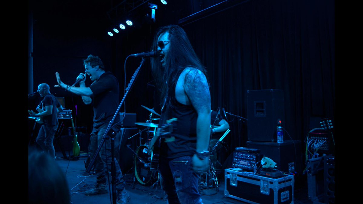 shimmoore's tweet photo. TOUR RECAP
After a bunch of chilly nights we got us some of these! The wind in #Wisconsin for those two shows was almost as fierce as we were!
#ShimIsBack #CrucifiedTour2019 https://t.co/ndzKN0hON5