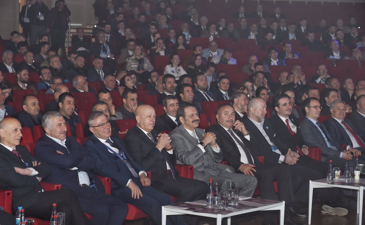 #TürkiyePerakendecilerFederasyonu'nun düzenlediği 11.Yerel Zincirler Buluşuyor konferansına katıldık. Perakendeciliğin gelişimi üzerine çok başırılı bir zirve oldu.
<a href="/tpfcomtr/">TPF</a> Yönetimini ve Başkanı <a href="/MAltunbilek/">mustafa altunbilek</a> 'i tebrik ederim.