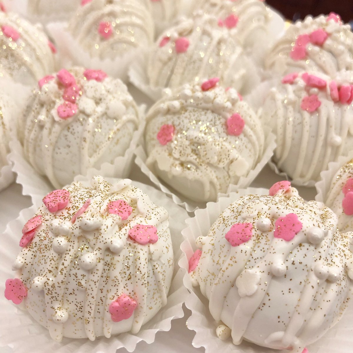 Cute truffles for spring! #dessert