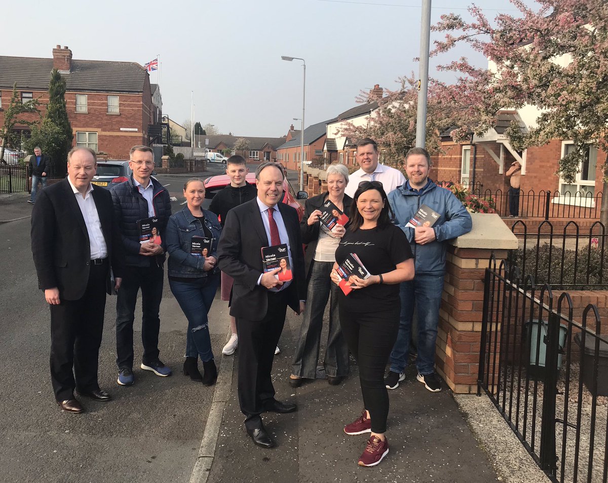 BrianKingston's tweet photo. Calling with folk of all ages in Woodvale this evening with Nicola Verner, William Humphrey & Nigel Dodds - a great response as always! #TeamDUP #StrengthToDeliver #DUP123 https://t.co/z3KGlGXyji
