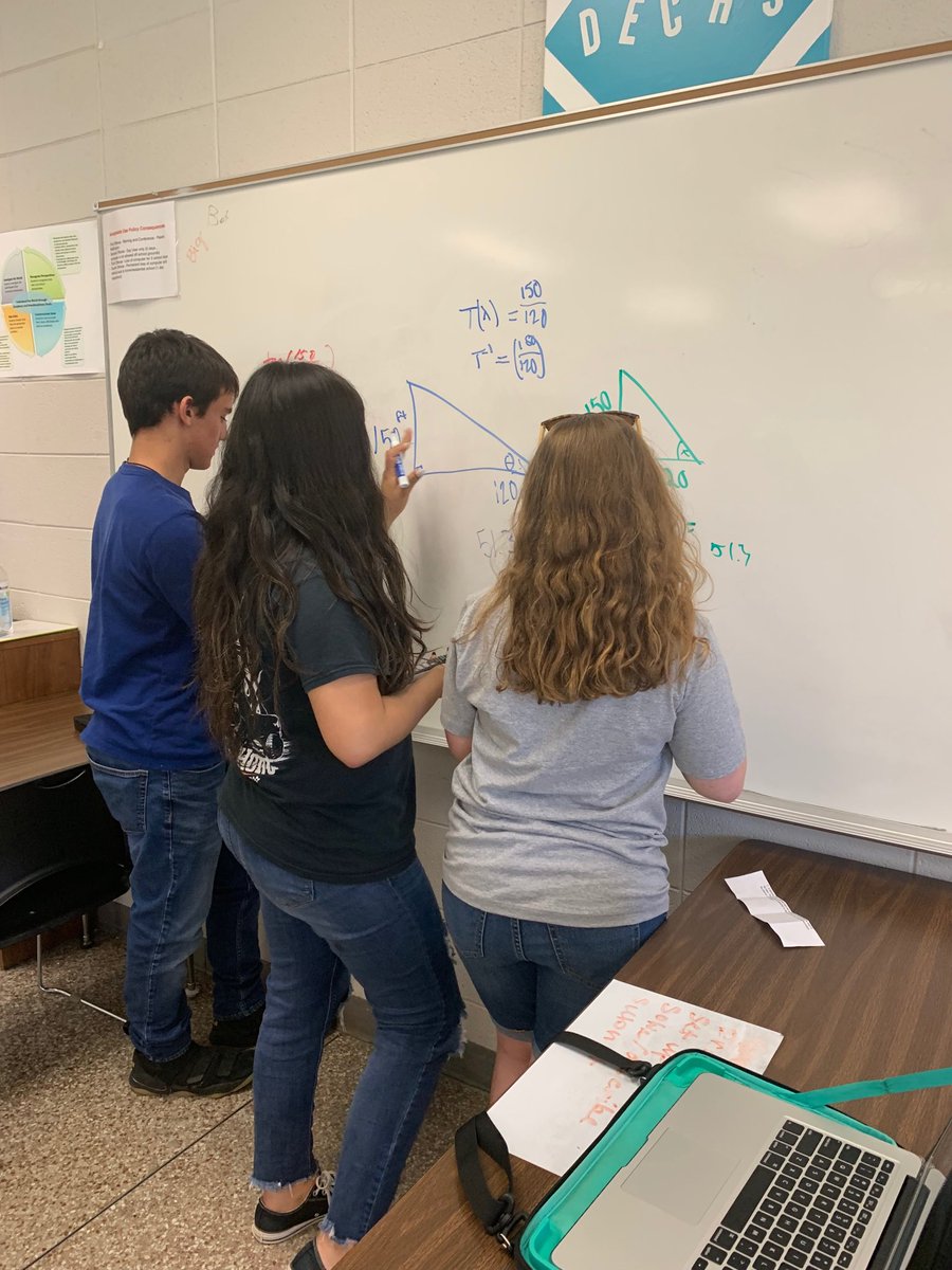 DavidsonECHS's tweet photo. Math 3 is using FlipGrid to explain how to solve a problem. ⁦@dcsnc⁩ https://t.co/JAt1L43e7D