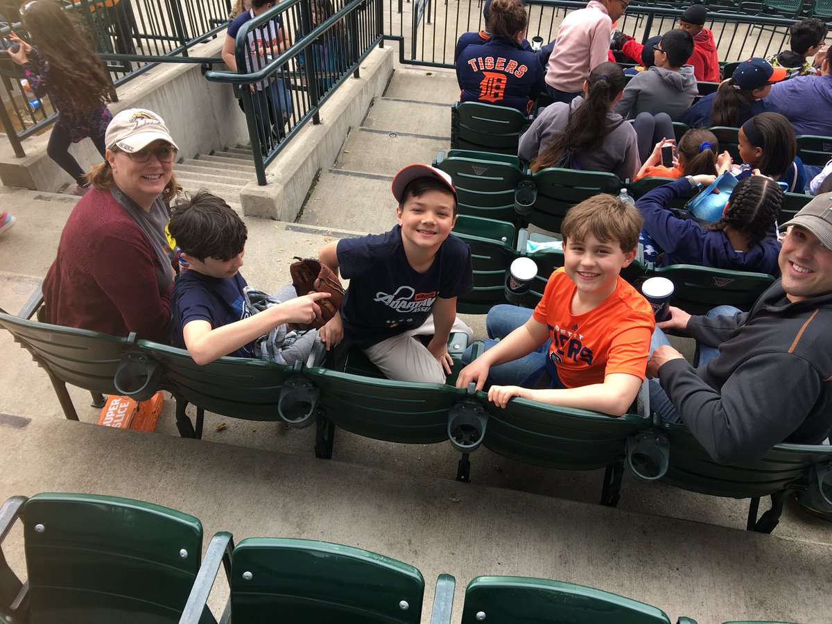 Filipsclass's tweet photo. Thank You Addams  PTA , we are having a great time at the Tiger Game!! @Jyouanes_ADDAMS #AddamsLearners https://t.co/yhRKgJB5Zm
