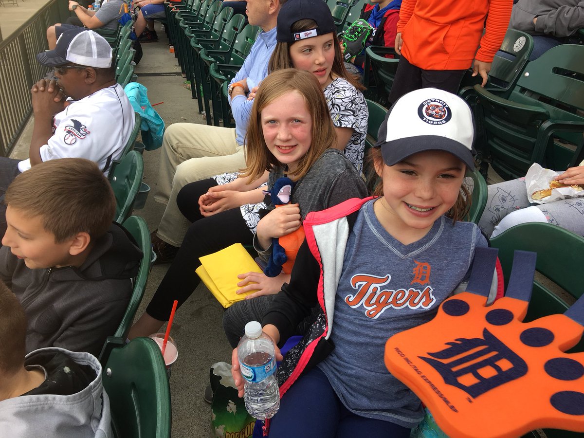 Filipsclass's tweet photo. Thank You Addams  PTA , we are having a great time at the Tiger Game!! @Jyouanes_ADDAMS #AddamsLearners https://t.co/yhRKgJB5Zm
