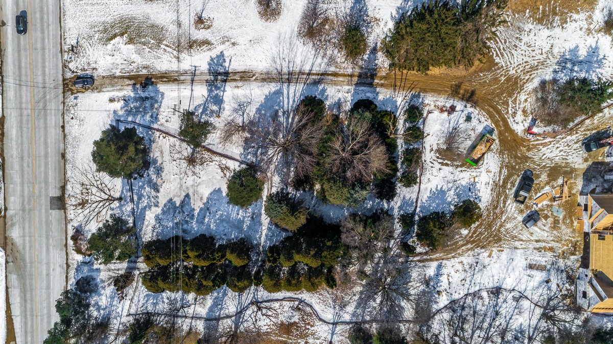 SabaSells's tweet photo. 1.4 acres vacant land Farmington Hills, MI $179,900!!  Build now among other luxury homes #luxuryhomes #landforsale #RealEstate #Builders #Michigan #forsale #realtors @MIRealEstatePho @FFHMiPatch @realtordotcom @zillow 
@GMARonline @Realcompmls https://t.co/ZWs8J4ultB https://t.co/sLUkYJ2tDn