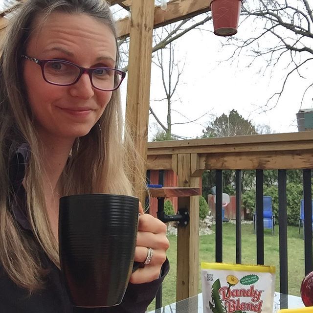 FitasaMamaBear's tweet photo. Currently kicking it on my back deck with a @dandyblend #homemade latte. ☕️ life is good 😉
.
Also filming a #video for my new favorite latte ingredient seriously YUM) so keep an eye out for that goodness .
.
.
#homemadelatte #dandyblend #damdyblendla… https://t.co/WtUvyEeqIO https://t.co/Env4XQMLeR