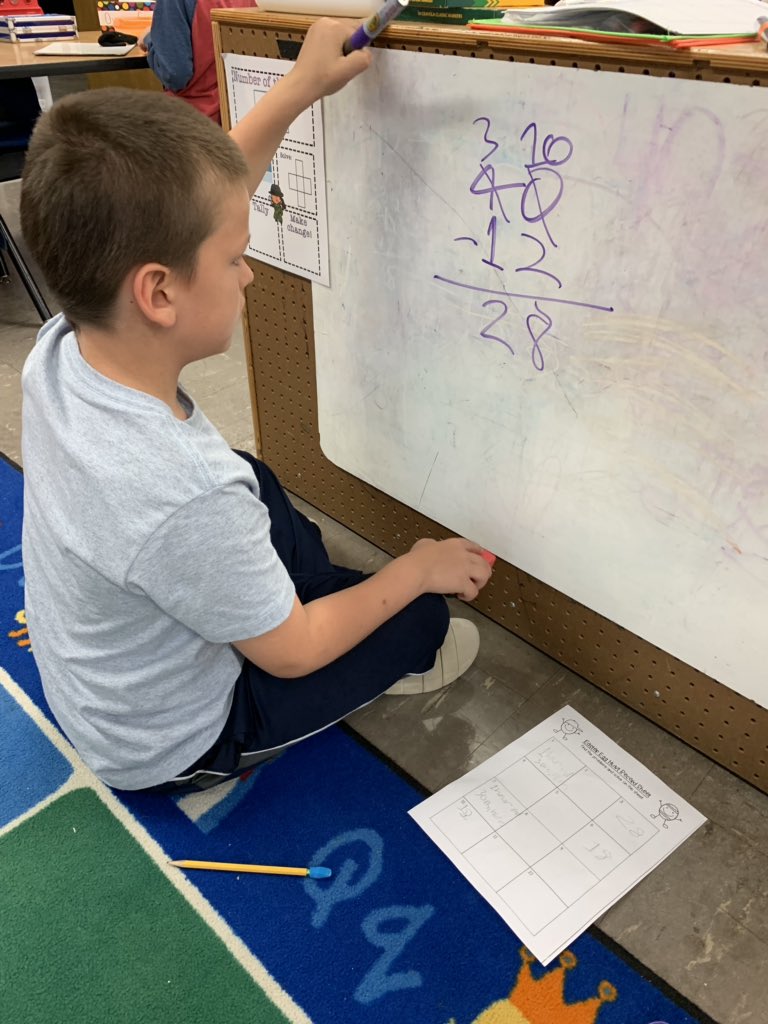 MsHeatherEw's tweet photo. Ss completing math problems found inside eggs on our egg hunt! #engagingrelevantpersonal #Pershingproud @PershingElem https://t.co/n9If4IVa9T