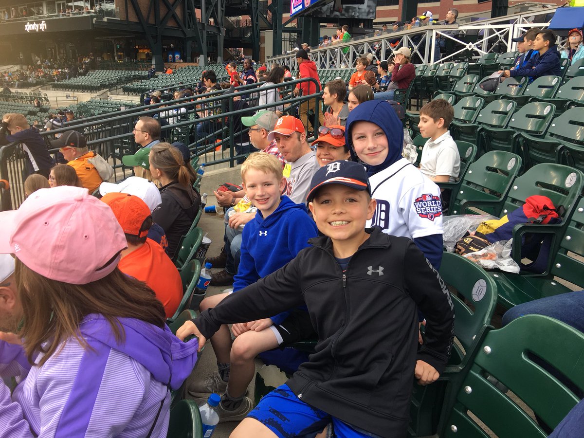 Filipsclass's tweet photo. Go Tigers!!!! Addams Safety/Service Squad!! @Jyouanes_ADDAMS #AddamsLearners https://t.co/ILVD3Aaxyz