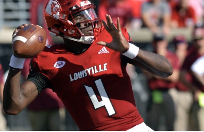MPettway17's tweet photo. Extremely blessed to receive and offer from the University of Louisville ‼️🙏🏽🔴⚫️⚪️#GTG🙏🏽!! https://t.co/wmkDEBYfZe