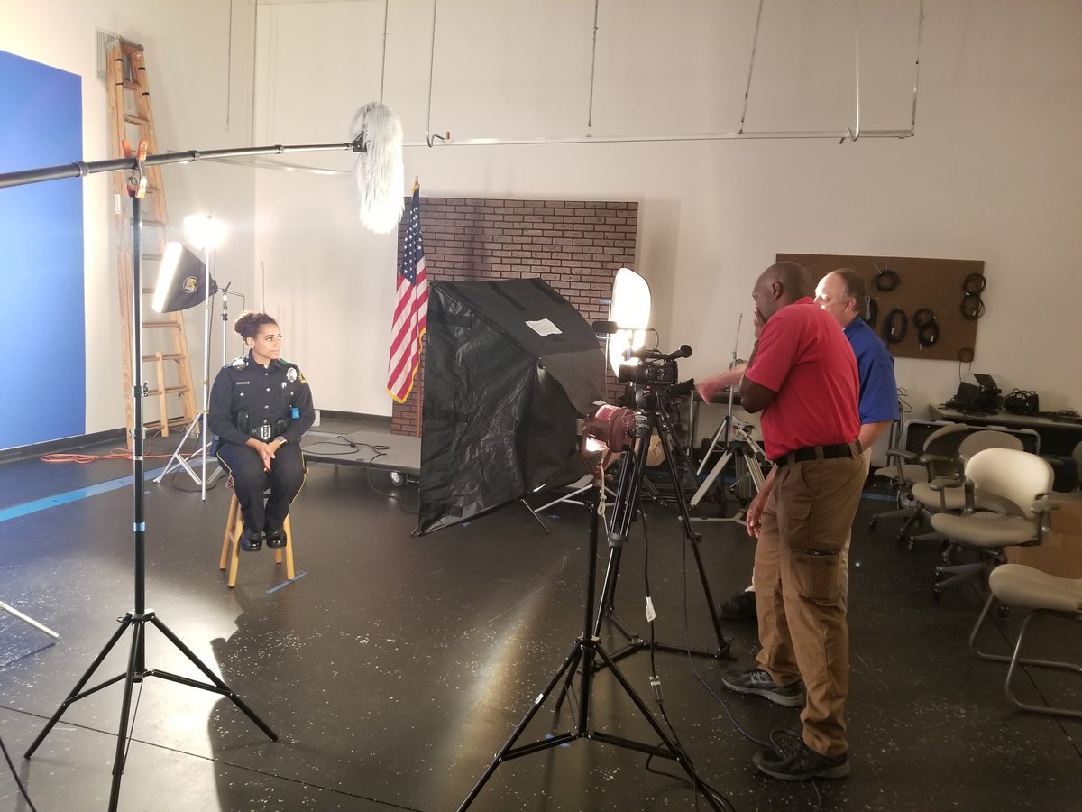 DPDAcademy's tweet photo. #DPDClass363 recording standups for graduation video.
#IsItInYou #DefendDallas #trainingthebest #backtheblue https://t.co/Lrbr9mwHoZ