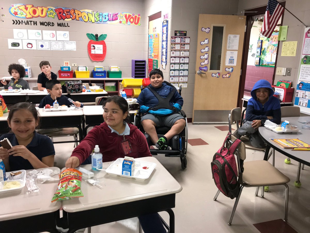 NjohnsonPierce's tweet photo. 3rd grade students got to enjoy Lunch Bunch with Mrs. Lopez and Mrs. Tinajero for scoring high on their Benchmark tests #HardWorkPaysOff #APierceStrong #OurStudentsRock https://t.co/AIRtvtKS4x