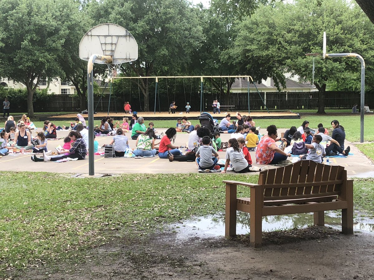 It ended up a perfect day for our 1st Grade Reading Picnic! #HayesHawks