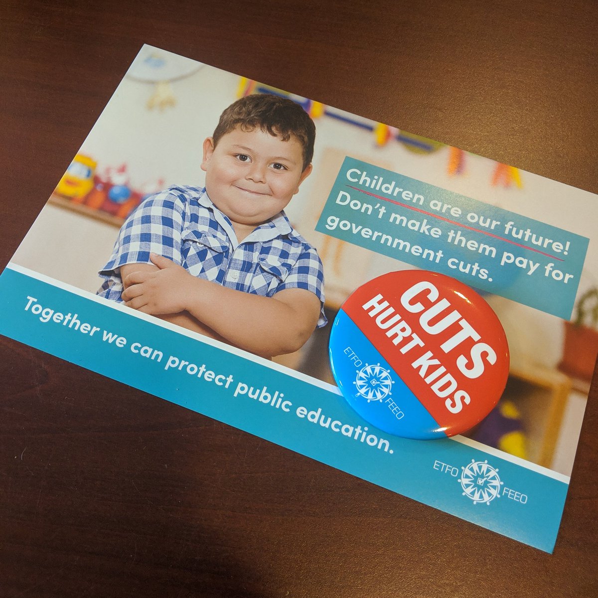 zellerific's tweet photo. #etfostrong 💪👩‍🏫✏️🍎
Don't allow the "alternative facts" the government is spewing out to cloud your judgement. Unless you work in education, you have no idea what kind of devastating result these cuts and changes will have on the children of our future. https://t.co/idf0UR42vV