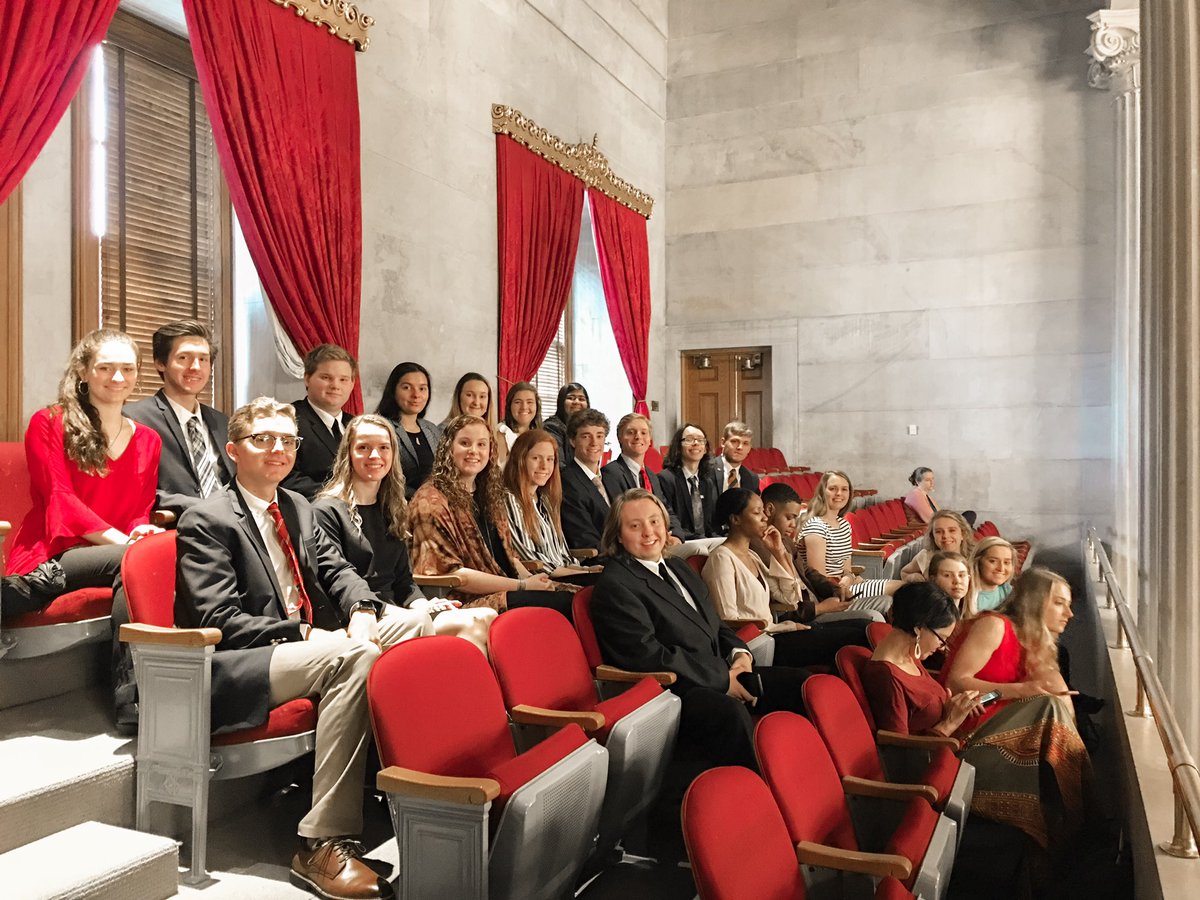 yldc2018's tweet photo. after many weeks of hard work, Youth Leadership gets to watch State Representative Mary Littleton carry HB970 to the Governors chair. we are so grateful to @ValLittleton for encouraging us and helping us get this far 💙🧡 @DCcougarnation @DLWeeks83 https://t.co/9fZDrcx9AZ