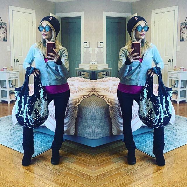 TheFFBtotes's tweet photo. So chic.. flip sequins 💕 check our Etsy page to purchase.  Link in bio https://t.co/Q1kkauu1zG https://t.co/jS4NNFDP9h