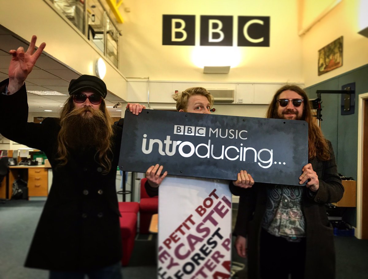 BBC Music Introducing in Guernsey (@bbcintrogsy) on Twitter photo .<a href="/TheRecks/">The Recks</a> just popped in for a chat about their upcoming tour and more - you'll be able to hear from them on Saturday 27th!
#music #newmusic #radio #BBCIntroducing #guernsey #channelislands <a href="/bbcintroducing/">BBC Music Introducing</a> <a href="/BBCGuernsey/">BBC Guernsey</a> .<a href="/TheRecks/">The Recks</a> just popped in for a chat about their upcoming tour and more - you'll be able to hear from them on Saturday 27th!
#music #newmusic #radio #BBCIntroducing #guernsey #channelislands <a href="/bbcintroducing/">BBC Music Introducing</a> <a href="/BBCGuernsey/">BBC Guernsey</a>