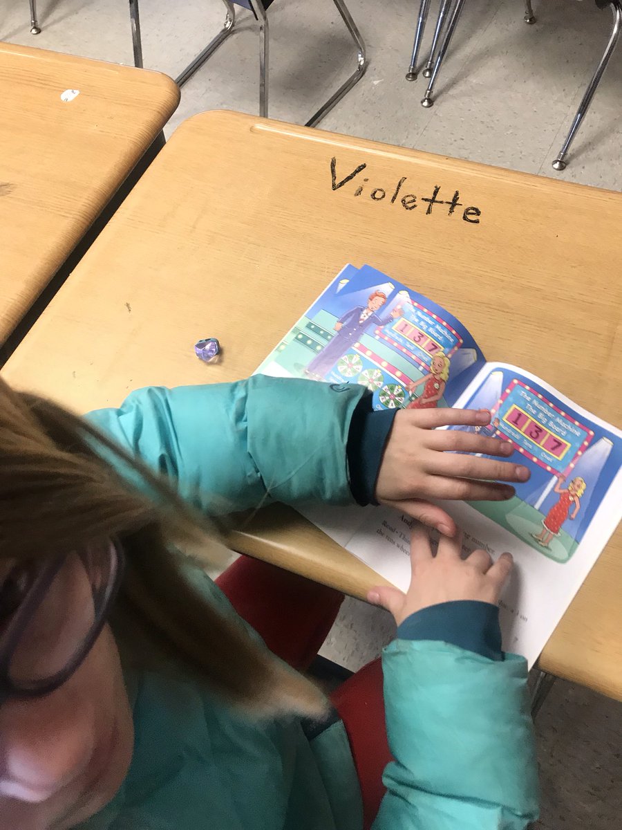 amycooper100's tweet image. #daily5math stations: Math Readers, Roll a Number, Graphing, or @seesaw

Students select their choice.