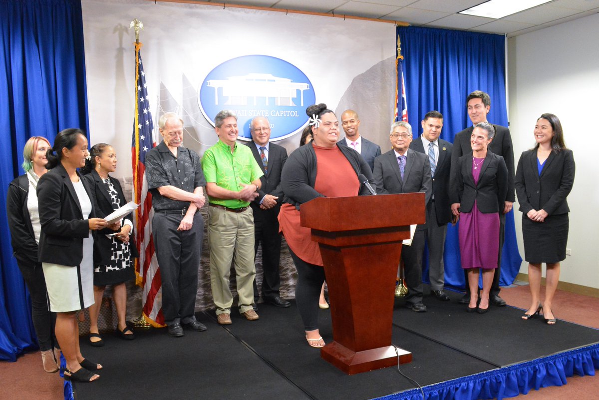 hihousedems's tweet photo. The Hawaiʻi State Legislature approved $455,000 for each of the next two fiscal years for a life-changing workforce education and training program called HINET. https://t.co/TiIxHPMiVD #HiLeg #HINET @UHawaiiNews https://t.co/sOCw3pEmhP