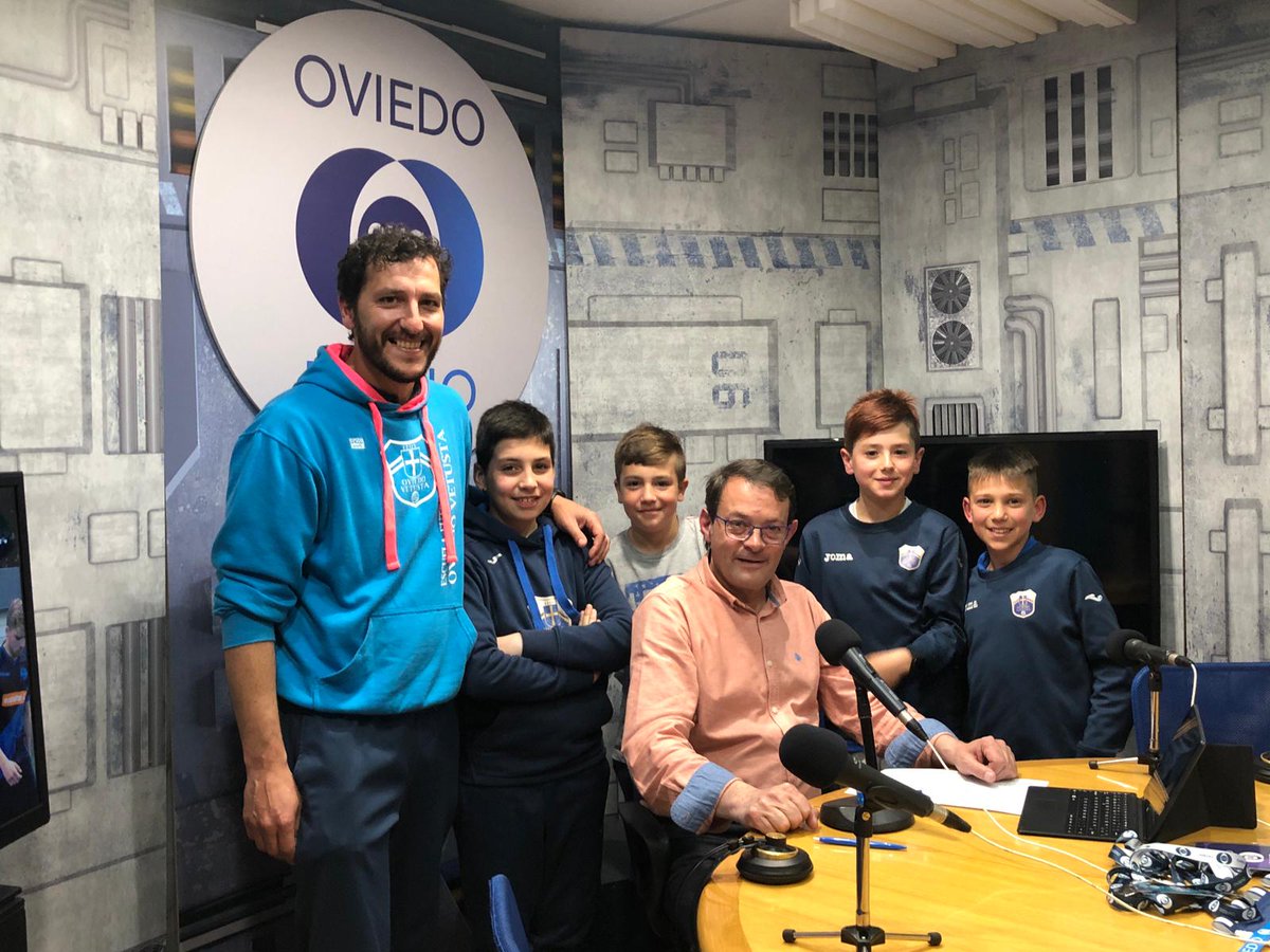 📻 OVIEDO CUP RADIO

Las pequeñas estrellas del 
<a href="/efVetusta/">EF Oviedo Vetusta</a> nos cuentan su experiencia en #OviedoCup2019. Con 
<a href="/LaudeMaritnez/">laude martínez</a>

#TorneoInternacionalFútbolBase #FútbolBase #SemanaSanta #Oviedo #Teams #youthfootball #radio #Asturias