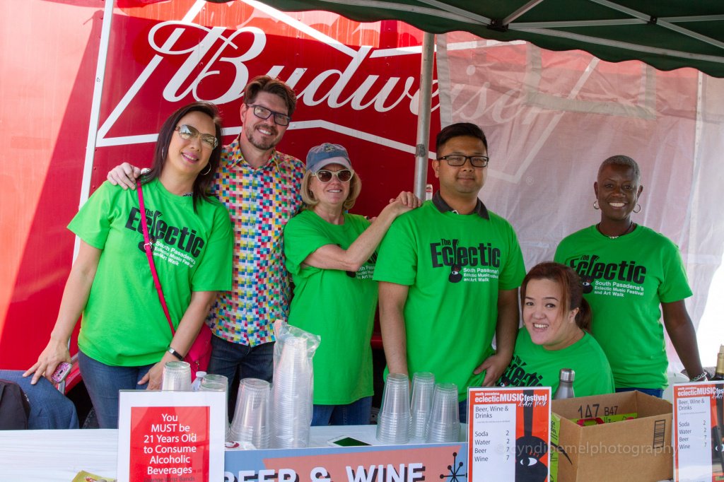 SoPasEclectic's tweet photo. Calling all volunteers! The Eclectic is less than 2 weeks away &amp; we're looking for people who can lend a hand on the day of the event!
More info and link to sign up can be found on our website: 
https://t.co/c60E3eJkj8 #SoPasEclectic #voluntter #LaEvents #musicfestival  #lamusic https://t.co/guWuLrgM6Q