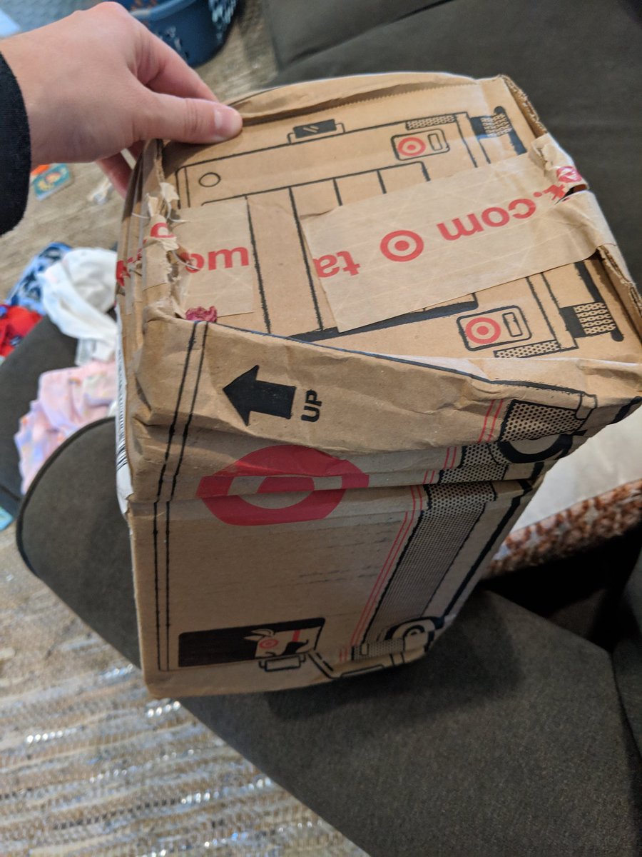 klwillis85's tweet photo. @target and @ups received 2 packages in 2 days....both totally destroyed. #packagedestroyed #damagedpackage #2for2 https://t.co/tA28wCxo4O