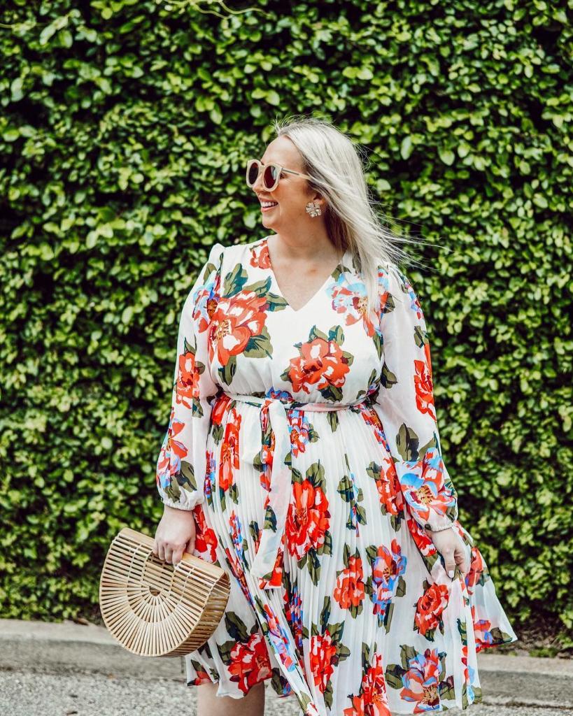 lanebryant's tweet photo. Easter is only 3οΈβ£ days away! Could you see yourself rocking this #BCxLB floral number on Sunday? π°
Get it here! β‘οΈ https://t.co/4IzBukEKE8 https://t.co/MwrCZuOz6o