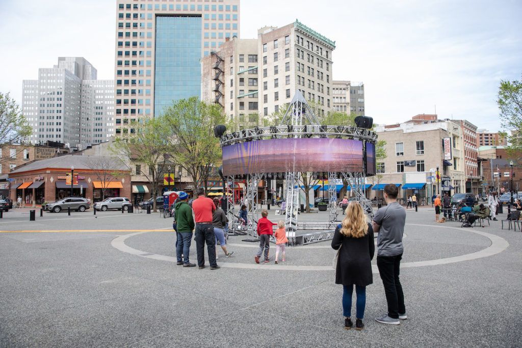 DowntownPitt's tweet photo. Wondering what the sculpture is in Market Square? Read up on #StreamingSpace in @Pittsburgh100_ 👉  https://t.co/v5eohcsD6p

#MarketSquarePublicArt https://t.co/GPwvtQIDUu