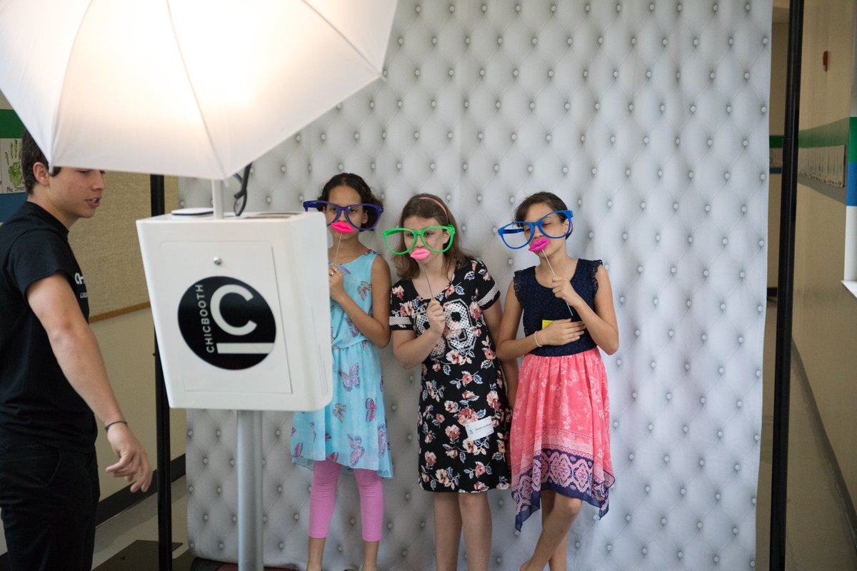 HelloPneumaLife's tweet photo. Want to make sure that you get those awesome Easter pics? 📸

Join us on Sunday and have some fun in our photo booth! 

Easter at Pneuma Life Church
Sunday, April 21st at 10AM 
4100 Race Track Road
Saint Johns, FL 32259

#pneumalife #eastersunday #localchurch #photobooth https://t.co/hAbMRBW2fv